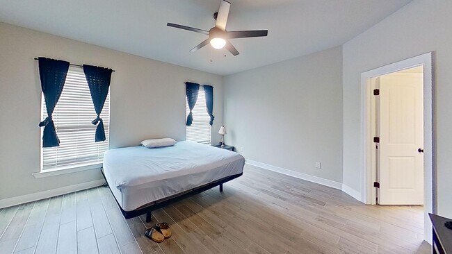 Building Photo - 3/2 fully fenced home in Lafayette Landing