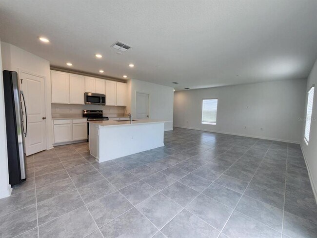 Building Photo - 1622 Reservoir Pl