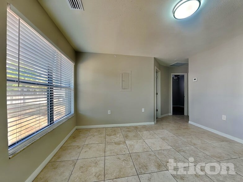 Building Photo - 14931 Pine Crest Rd