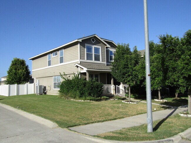 Building Photo - 408 N Cascades Ave