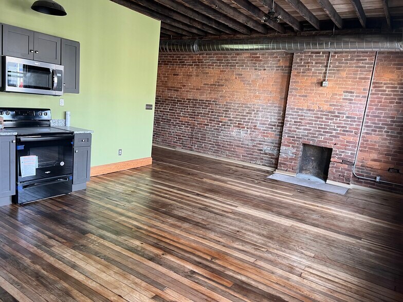 Building Photo - 1609 Winchester Ave