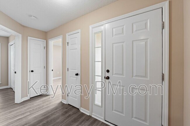 Building Photo - 304 Elbrus Way