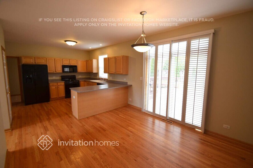 Building Photo - 13250 Red Star Dr