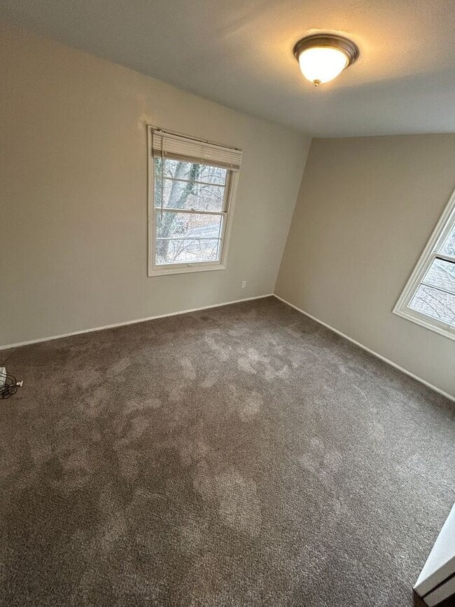 Building Photo - Cozy 3-Bedroom Home in a Convenient and Fa...