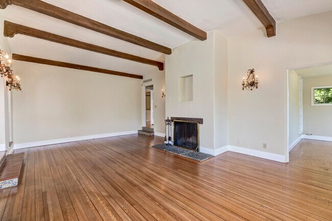 Building Photo - Classic Spanish Elegance Steps from Beverl...