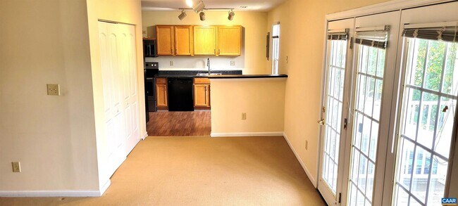 Building Photo - 1356 Villa Way