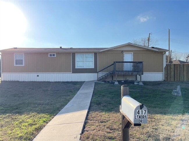 Building Photo - 417 Lenora Dr