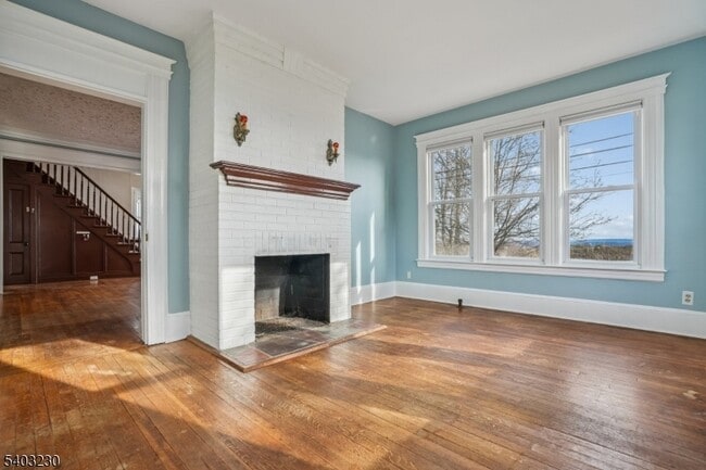 Building Photo - 216 William St