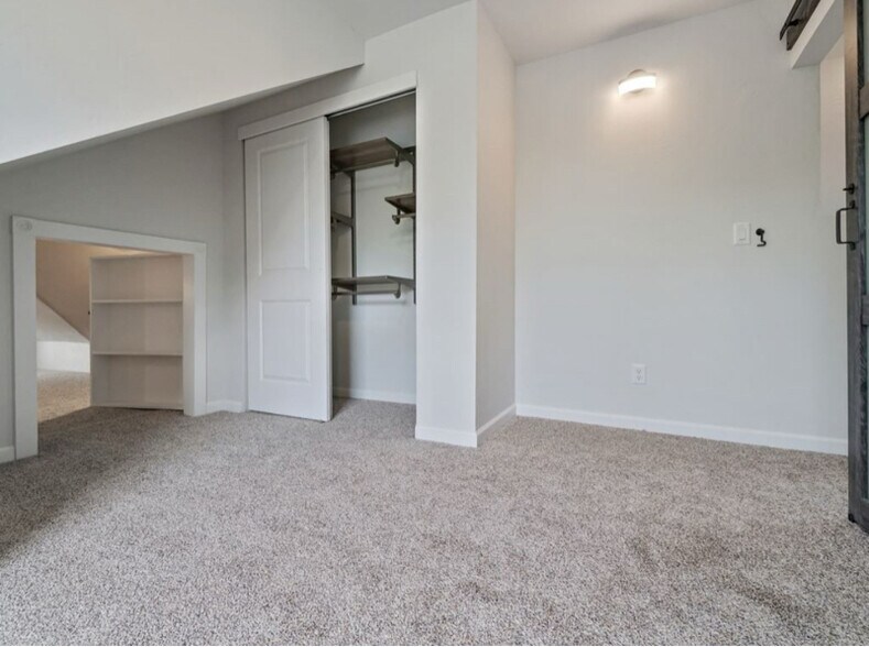 Building Photo - 303 Belford Ave