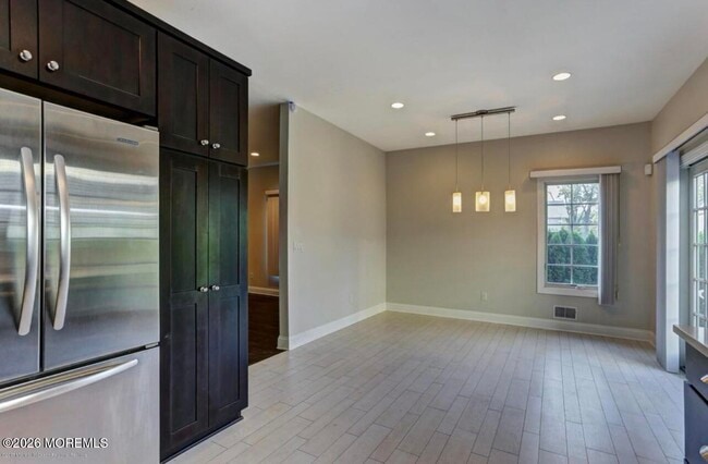 Building Photo - 1-3 Church St