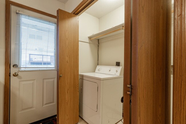 Building Photo - 2434 Pimlico Ct