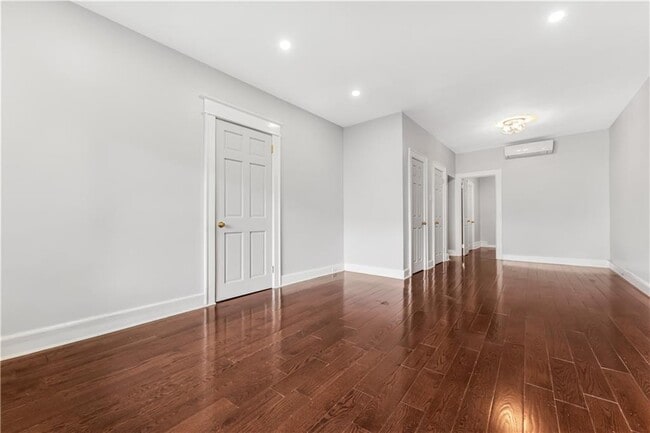 Building Photo - 536 81st St