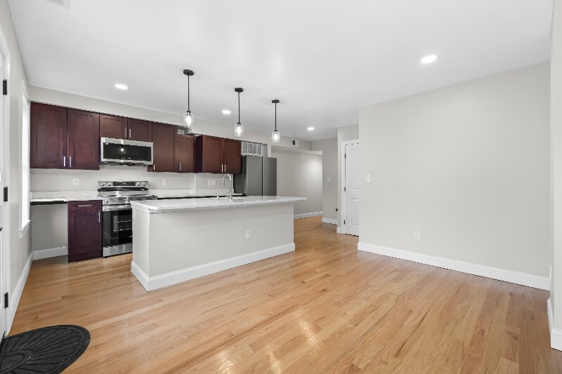 Building Photo - 1439 Haubert St