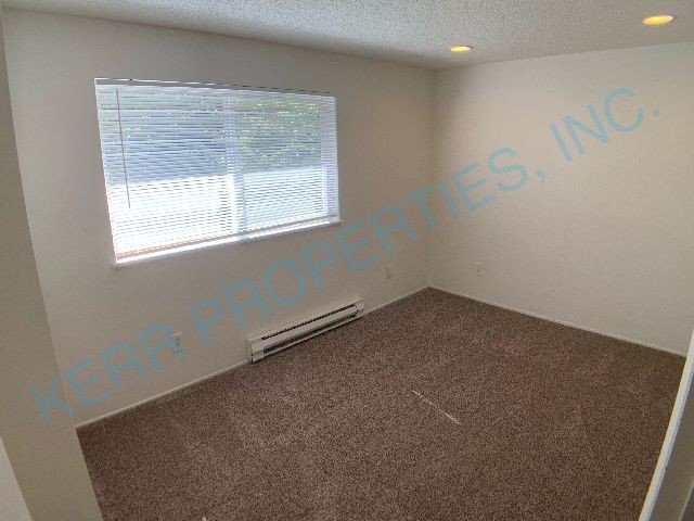 Building Photo - 3031 NE Juniper Ave