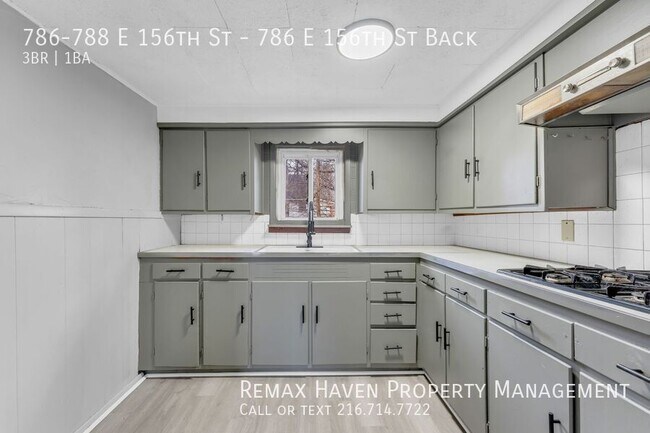 Building Photo - 786-788 E 156th St-786 E 156th St Back