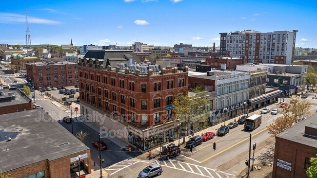 Building Photo - 64 Market St
