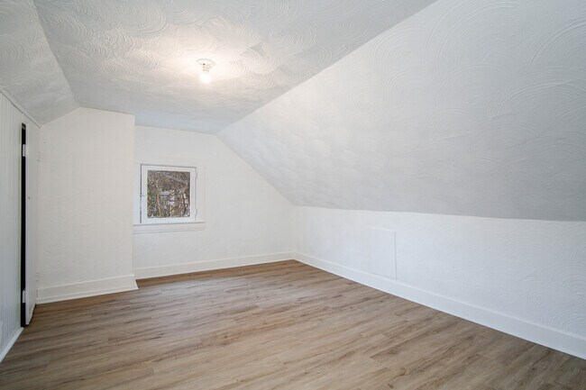 Building Photo - 501 Delta Ave