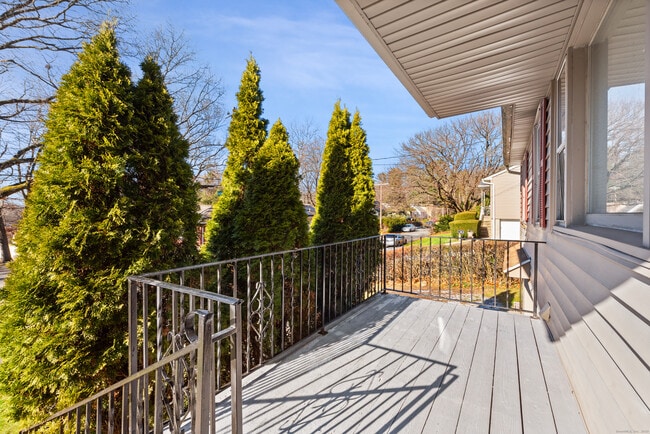 Building Photo - 30 Doran St