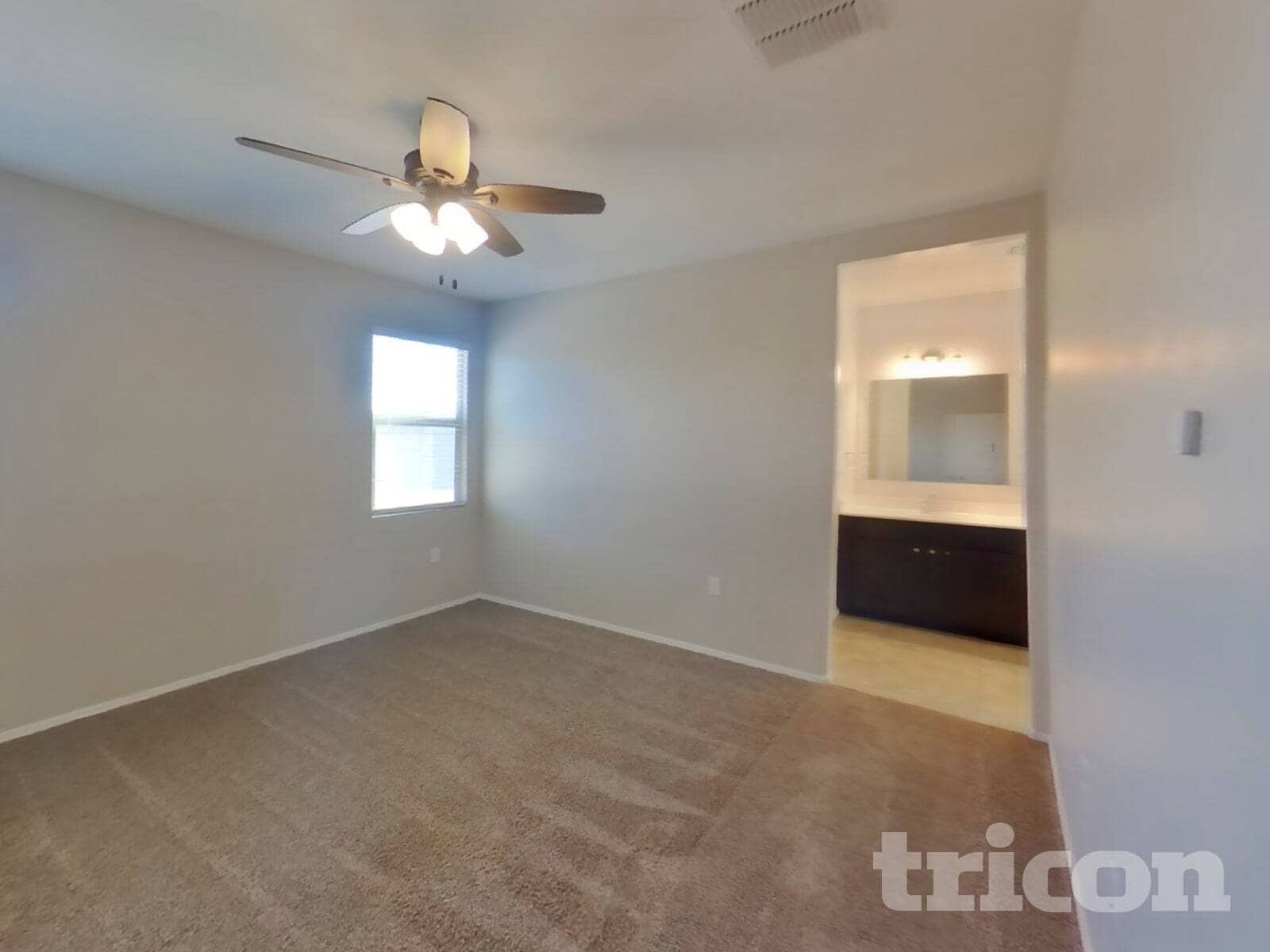 Building Photo - 30962 W Cheery Lynn Rd