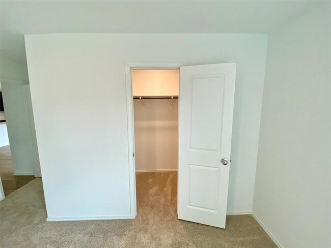 Building Photo - 1701 Madison Dr