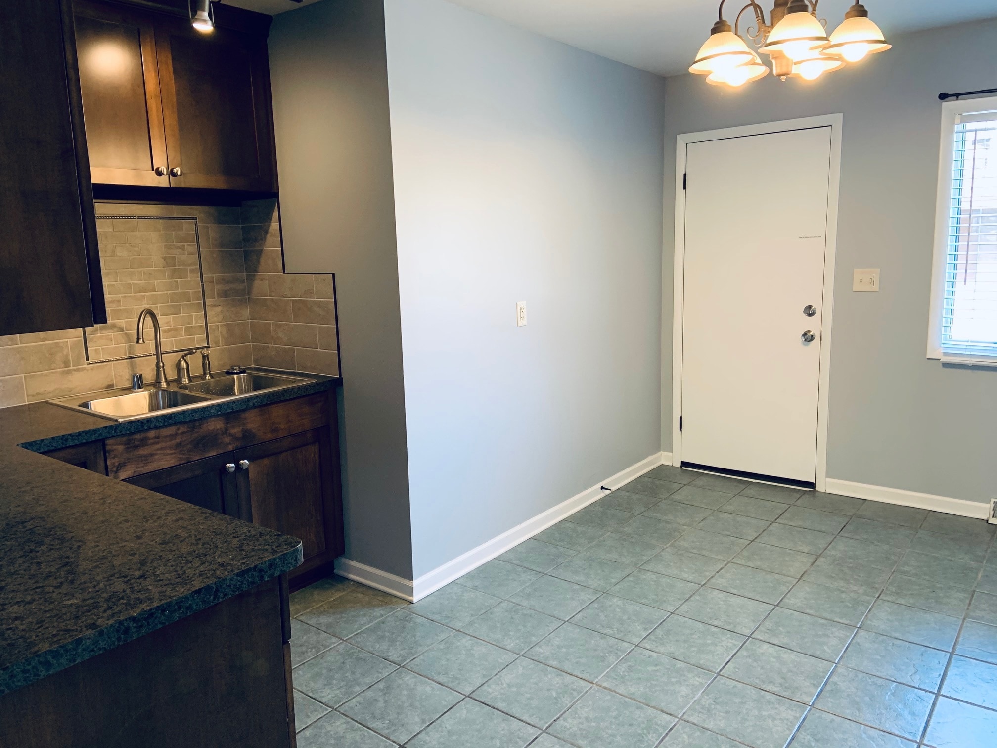 Kitchen - 324 Center Ave