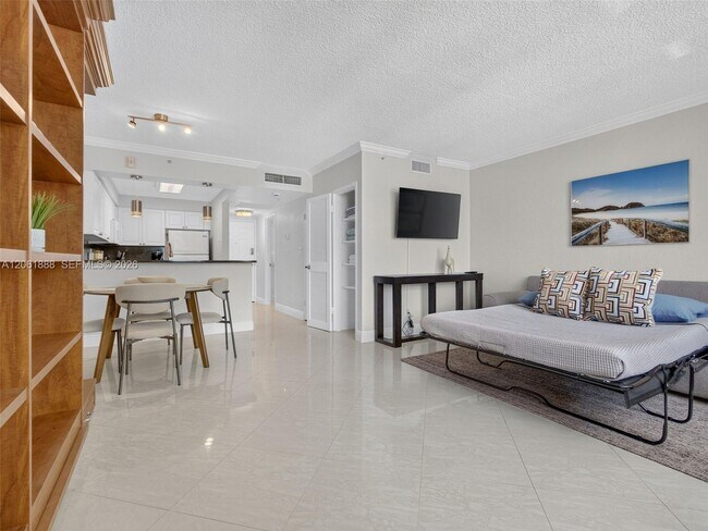 Building Photo - 2501 S Ocean Dr