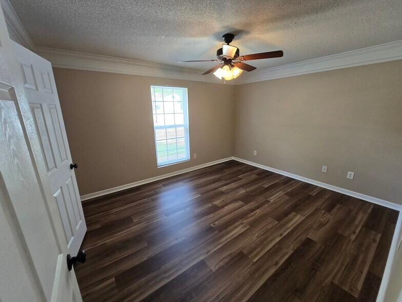 Bedroom #4 - 2065 Pinemount Blvd