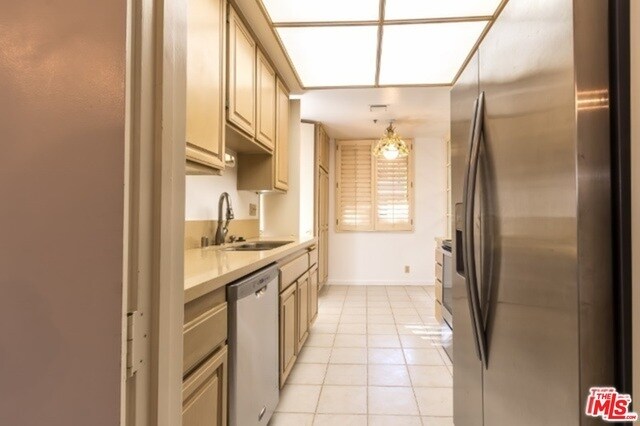 Building Photo - 2131 Century Park Ln