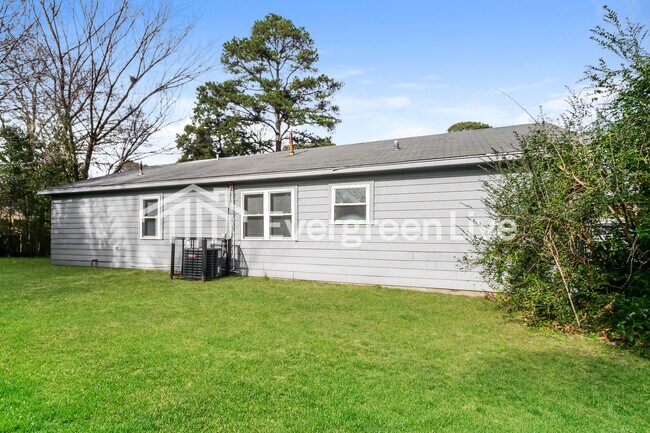 Building Photo - 1507 Mary Jane Ave