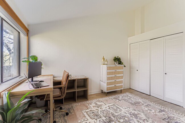 Building Photo - Idyllic West Boulder 2BDR Furnished Home