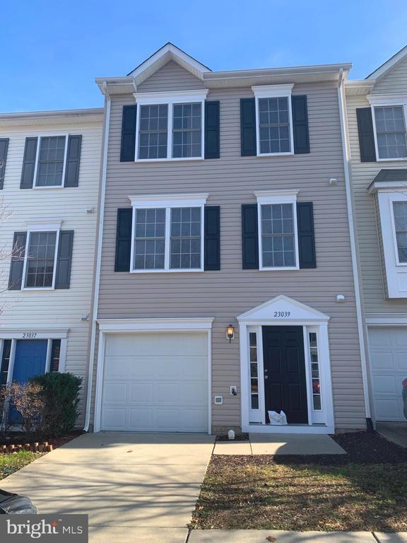 Building Photo - 23039 Sir Barton Ct