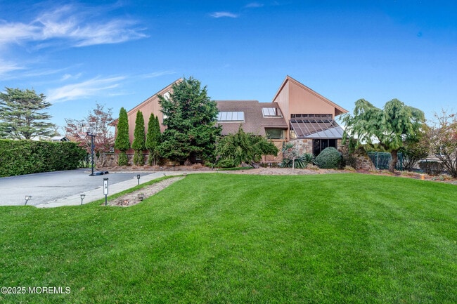 Building Photo - 19 Parker Ave