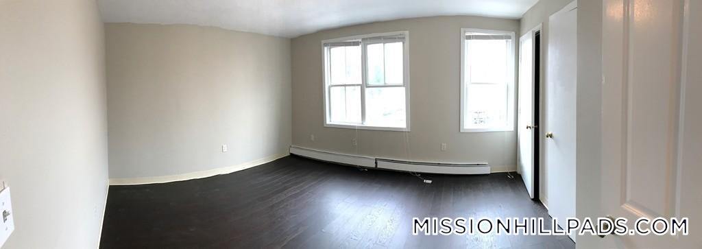 Building Photo - 1440 Tremont St