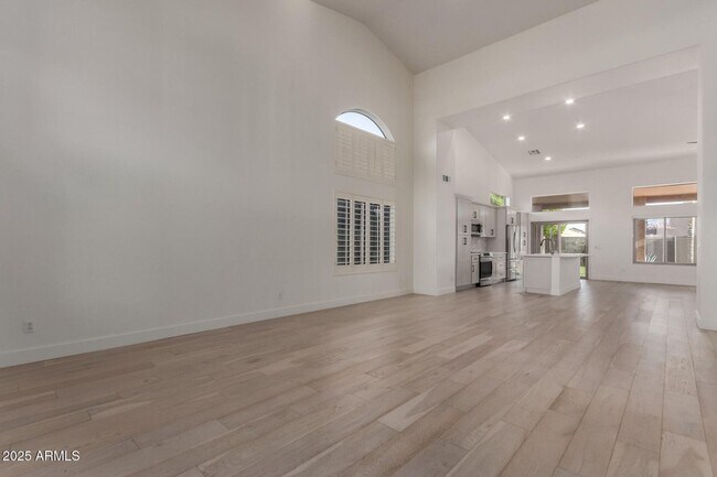Building Photo - 3 bed, 2.5 bath Scottsdale home with POOL