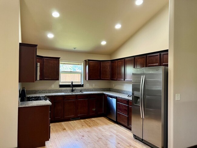 Building Photo - 3 Bed 2 Bath home in Bozeman