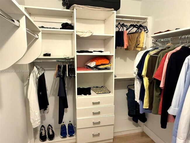 Building Photo - 6420 NW 109th Ave