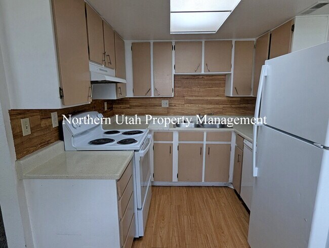 Building Photo - 3204 S 1855 W