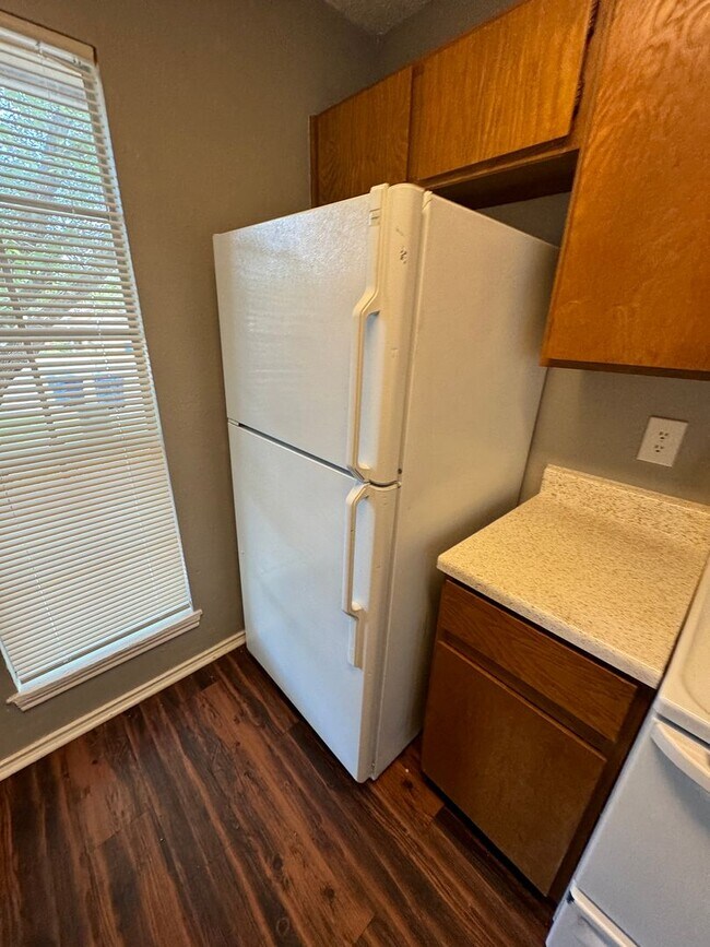 Building Photo - Hambledon