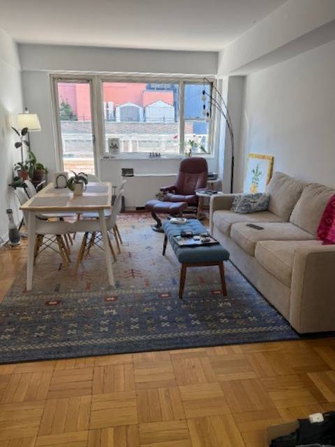 Primary Photo - 100 W 57th St
