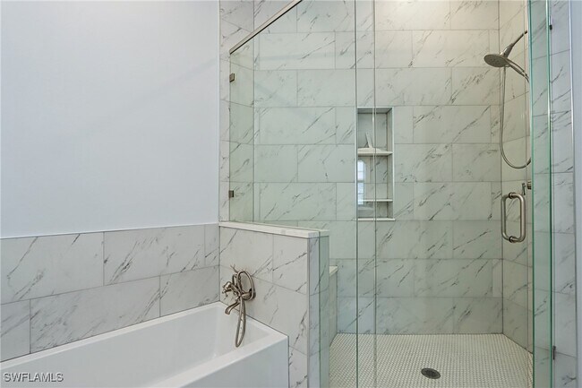 Building Photo - 400 L'Ambiance Cir