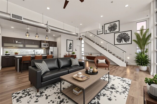 Building Photo - 6014 Fairdale Ln