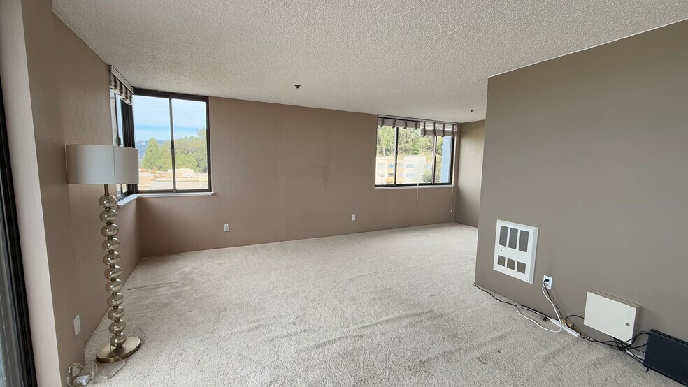 Building Photo - 555 Pierce St