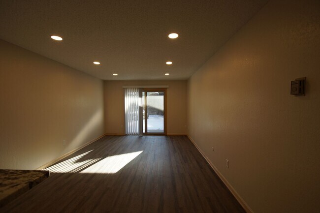 Building Photo - Modern First-Floor One Bedroom with In-Unit Laundry