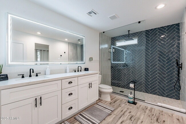 Building Photo - 8725 E Palo Verde Dr