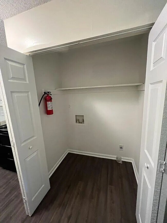 Building Photo - Newly renovated Quadplex with close proximity to Harbison Blvd - 3643 Apt A