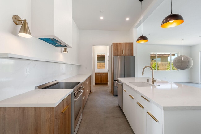 Building Photo - 416 Rosa Parks Rd