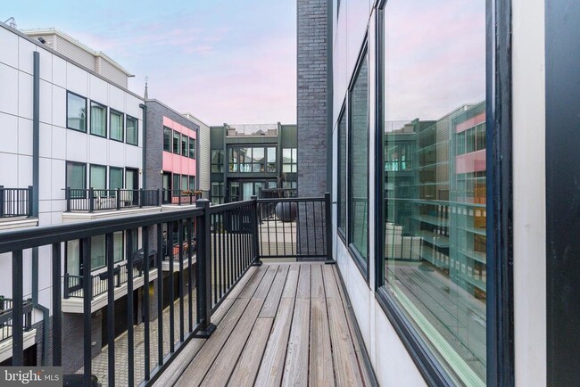 Building Photo - 608 N 3rd St