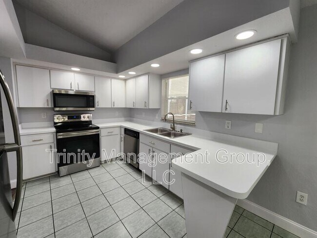 Building Photo - 13496 Wilburton St