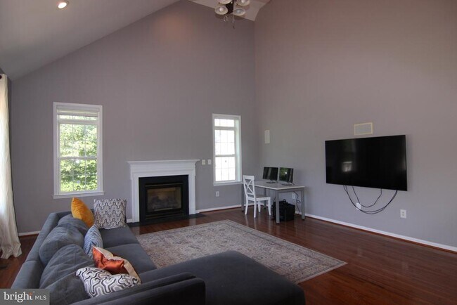 Building Photo - 25783 Fenian Ct