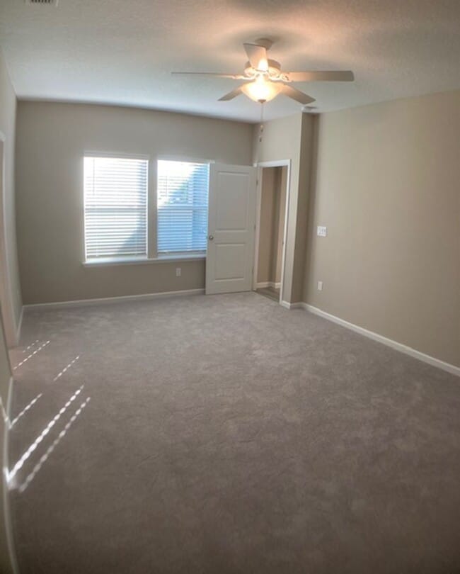 Building Photo - Comfortable 3 Bedroom Home With Great Outdoor Space